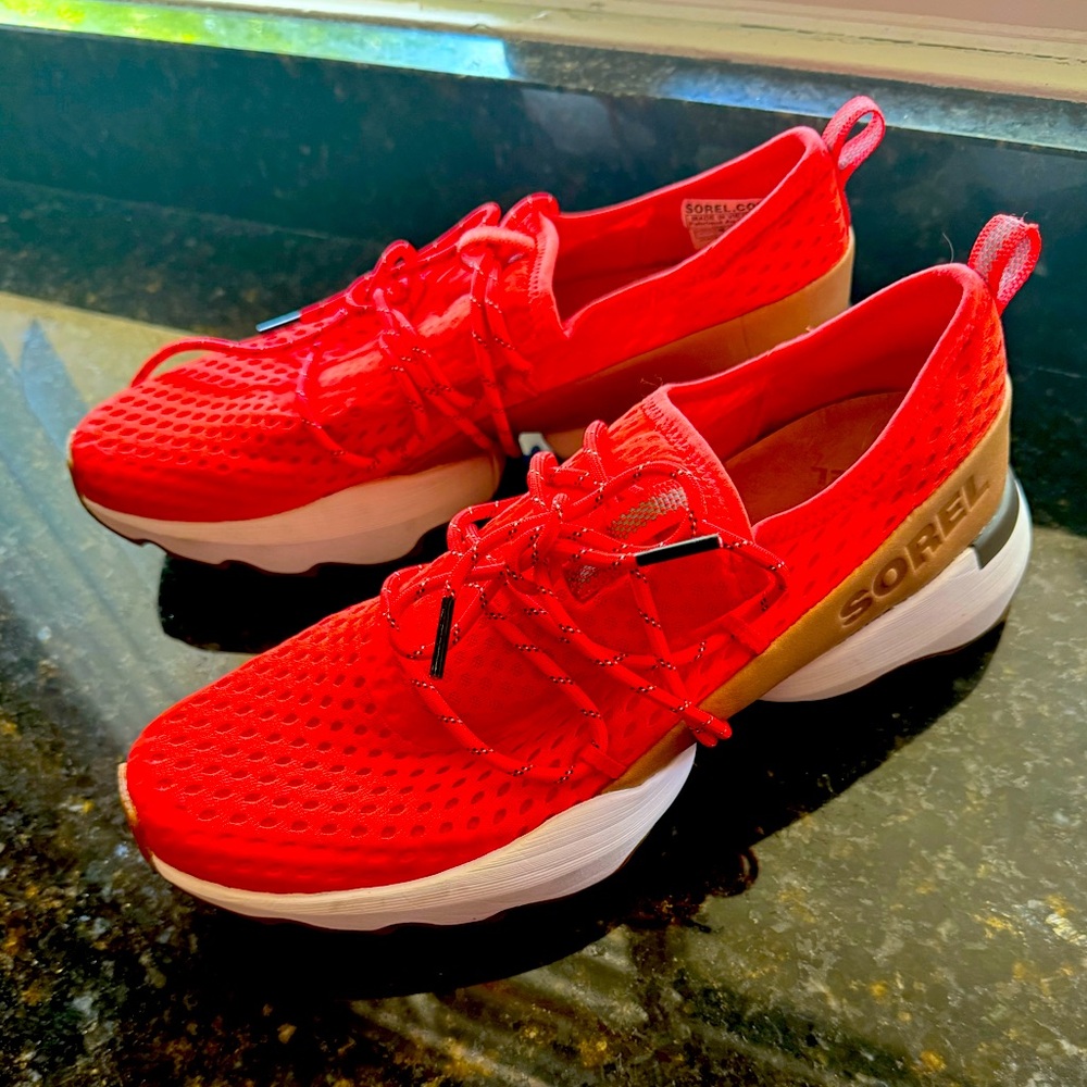Sorel gym shoes